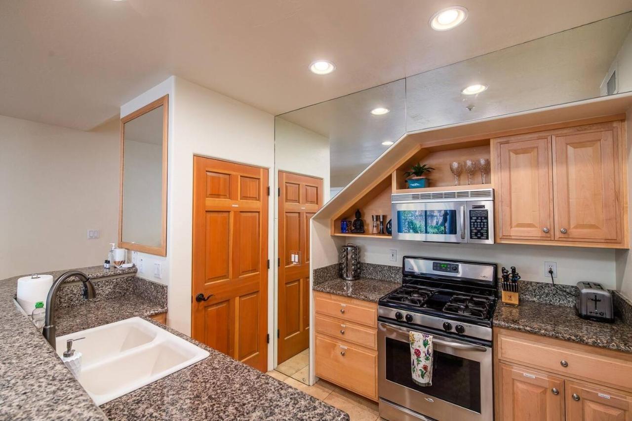 Сasa de vacaciones Uptown Gem: 3-bed Townhome With Majestic Views And Location *