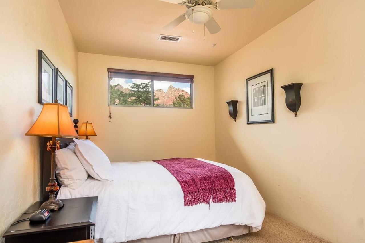 Uptown Gem: 3-bed Townhome With Majestic Views And Location Сasa de vacaciones
